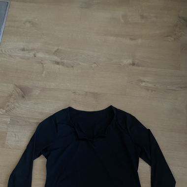Pullover mit Ausschnitt