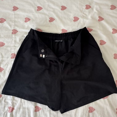 Pantaloncini neri Esmara