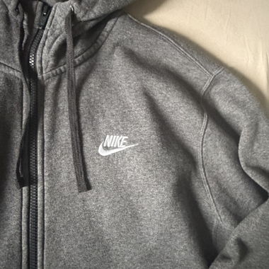 Nike Kapuzenjacke grau