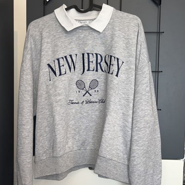 Stradivarius Tennis Sweatshirt