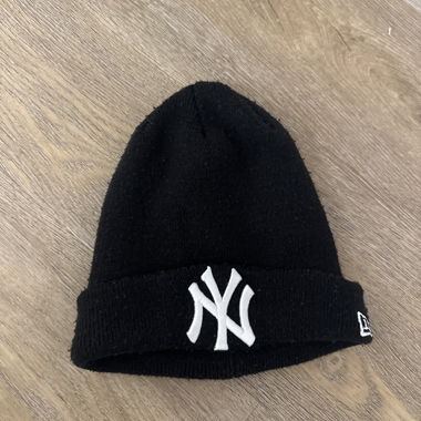 New Era New York beanie