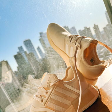 Adidas NMD_R1 – Minimalistischer Look
