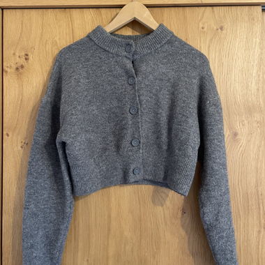 kurzer wollcardigan 