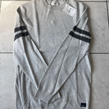 C&A grey crew neck sweater