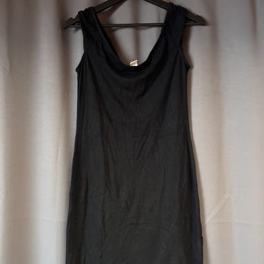 Top nero a spalline