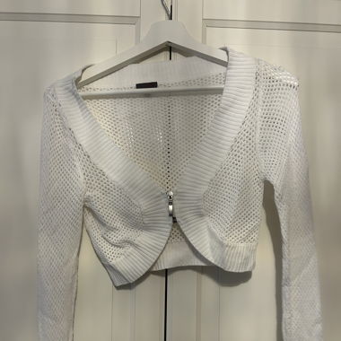 white cropped jacket