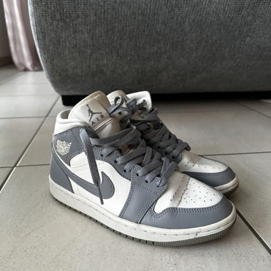 Nike Jordan 1 Mid Stealth