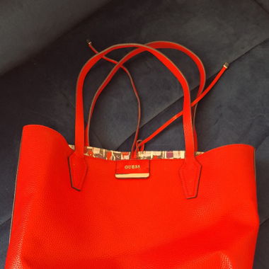 Rote Guess Hantasche mittelgros