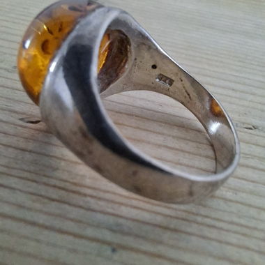 Anello d’ambra