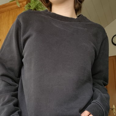 black hoodie 