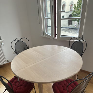 New round wood table 