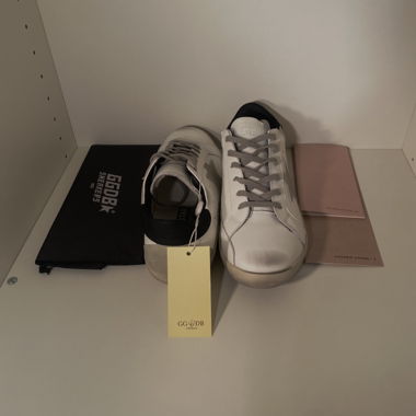 Golden Goose Sneaker
