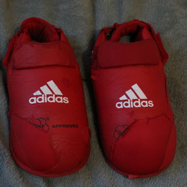 Protections pour pieds rouges de karaté Adidas