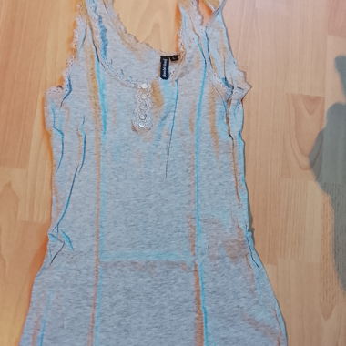 Top Grigio con Pizzo