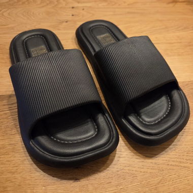 Schwarze Pantolette Sandalen
