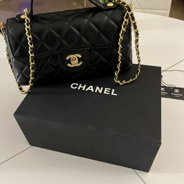 Borsa Chanel imbottita nera