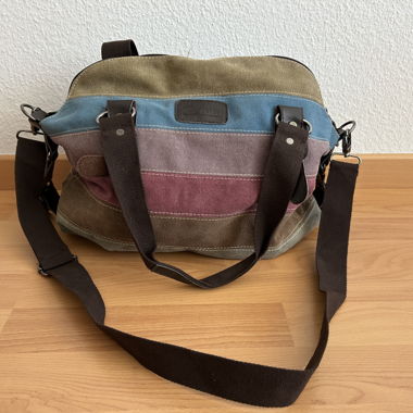 Farbige Handtasche