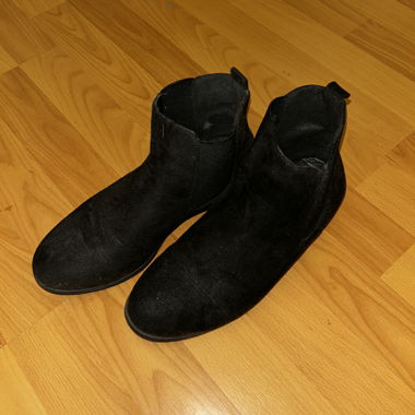 Stivaletti in camoscio neri