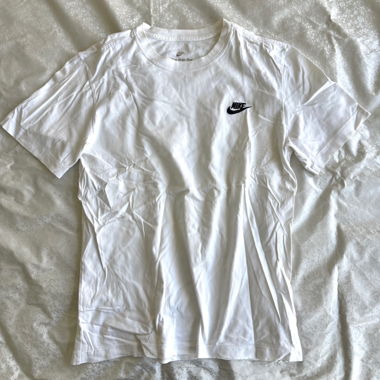 TEE NIKE con logo Nike ricamato nero spesso