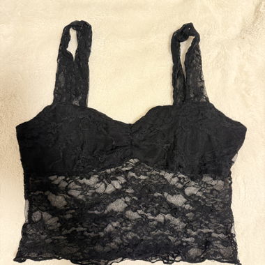 Schwarzes Spitzen-Crop-Top