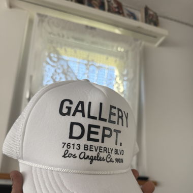 Gallery dept. Cap