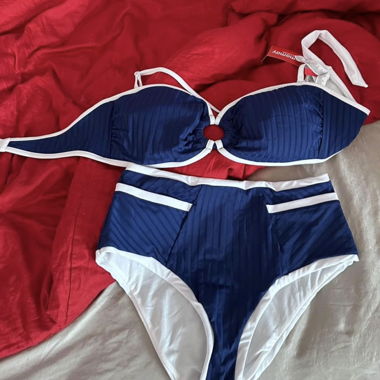 Maillot de bain et sac de plage 