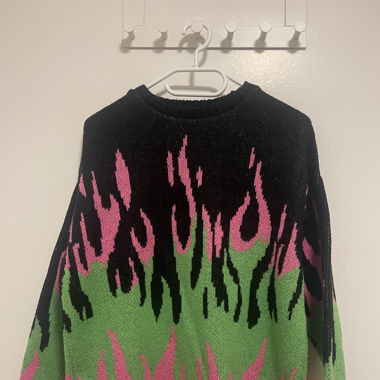 Pullover mit Flammen Motiv UK8 / S