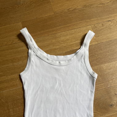 White cropped tank top 
