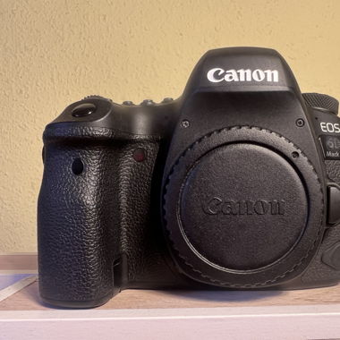 Canon 6D Mark II 
