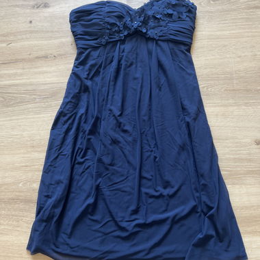 Robe bleu foncé sans bretelles