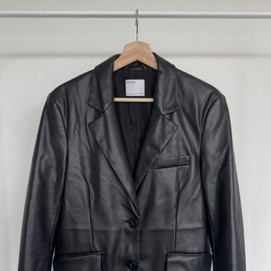 Kunstleder-Blazer von Bershka Gr. XS