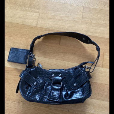 Borsa a tracolla nera Urban Outfitters