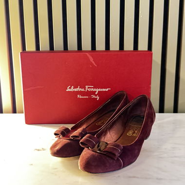 ORIGINAL SALVATORE FERRAGAMO VINTAGE PUMPS 37