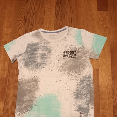 Street art club t-shirt