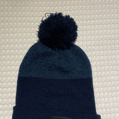 We: blue hat