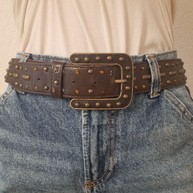 Cintura in pelle ricamata