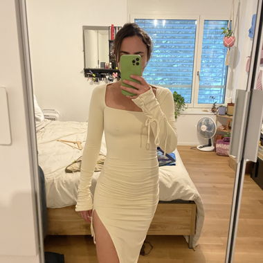 oh Polly Midikleid mit langen Ärmeln in Creme XS