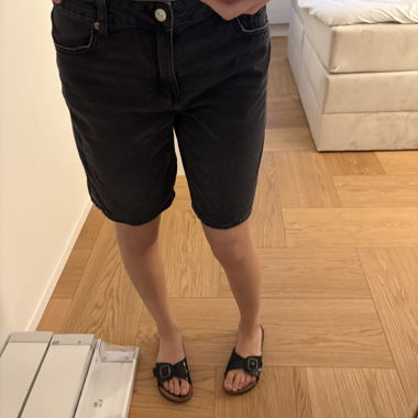 Schwarze Denim-Shorts