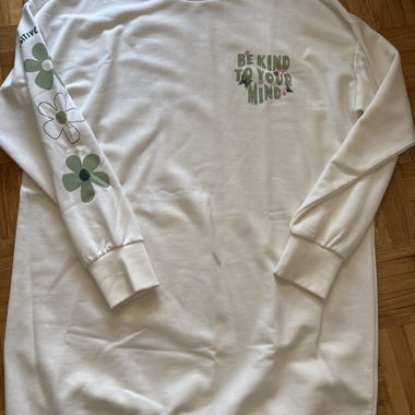 Robe sweat blanc fleuri