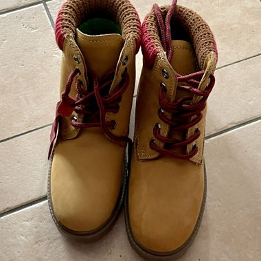 Ich verkaufe Schnürschuhe/Boots Nr. 37, Marke Benetton