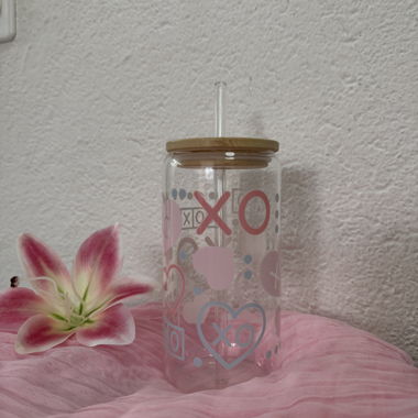 Glas aus Glas « XOXO » mit Pastellherzen