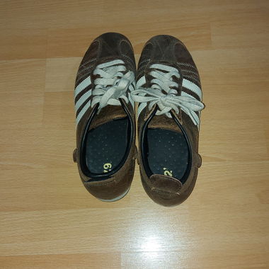 CHAUSSURES ADIDAS