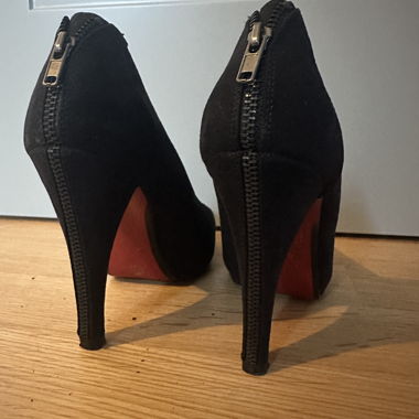 Absatzschuhe schwarz (rote Sohle)