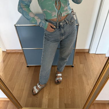Jeans Mom Weekday Lash