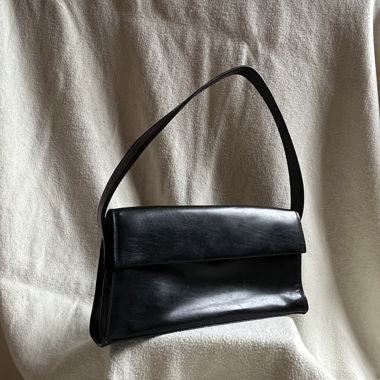 Black shoulder bag