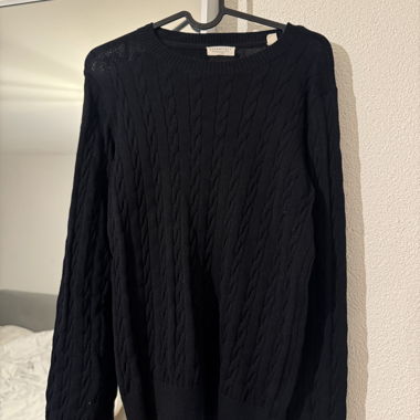 Schwarzer Zopfmuster-Pullover Tchibo