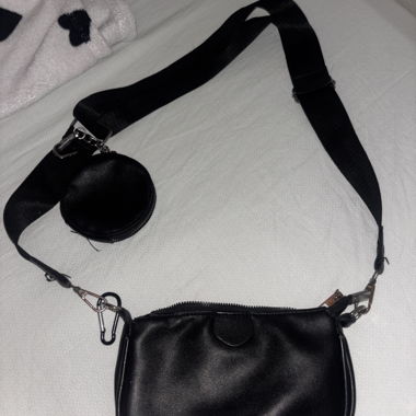 Schwarze Umhängetasche