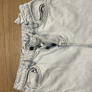 stradivarius light blue jeans