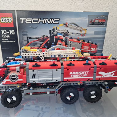 Véhicule de secours d’aéroport LEGO Technic