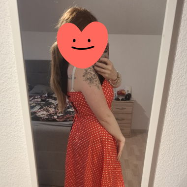 Kleid rot gepunktet